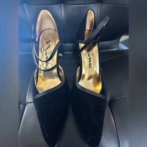 Black Velvet dress pump